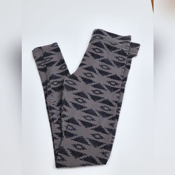 Victoria's secret pink Aztec print leggings - Picture 1 of 5